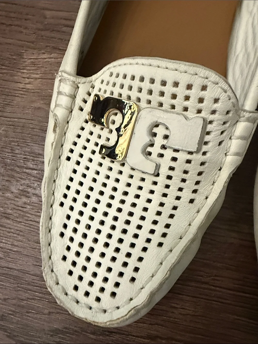 Tory Burch Cream Perforated Leather Driving Loafers with Gold Logo Size 7